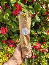 Load image into Gallery viewer, Dried Flower Posy