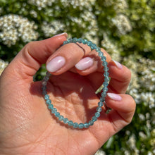 Load image into Gallery viewer, Apatite Faceted Bracelet