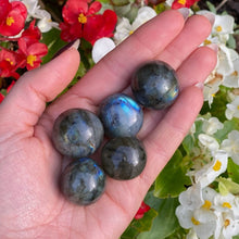 Load image into Gallery viewer, Labradorite_Tumblestone_soulemporium