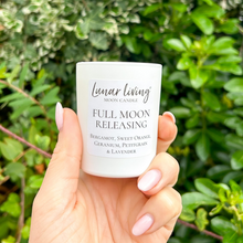 Load image into Gallery viewer, Lunar Living Full Moon Ritual Candle (9cl)
