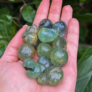 Prehnite_Epidote_Tumblestone_soulemporium