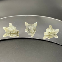 Load image into Gallery viewer, Crystal_Wolf_Head_soulemporium
