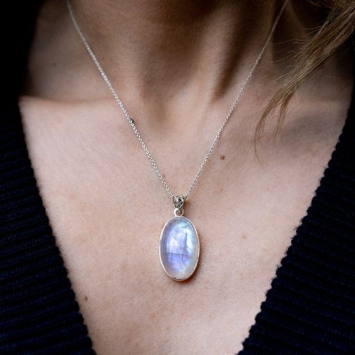 Moonstone_Necklace_OvaL_soulemporium