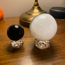 Load image into Gallery viewer, Crystal_Sphere_Stand_soulemporium
